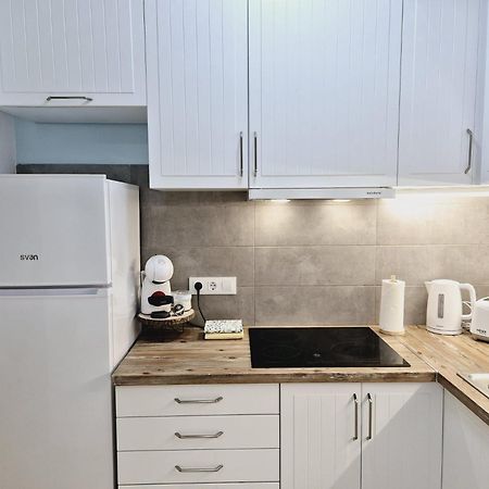 La Casa De Veronica - Serene Apartment With Shared Pool, Steps From The Beach Torrevieja Buitenkant foto