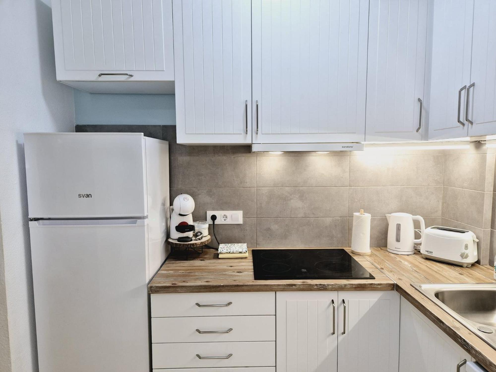 La Casa De Veronica - Serene Apartment With Shared Pool, Steps From The Beach Torrevieja Buitenkant foto